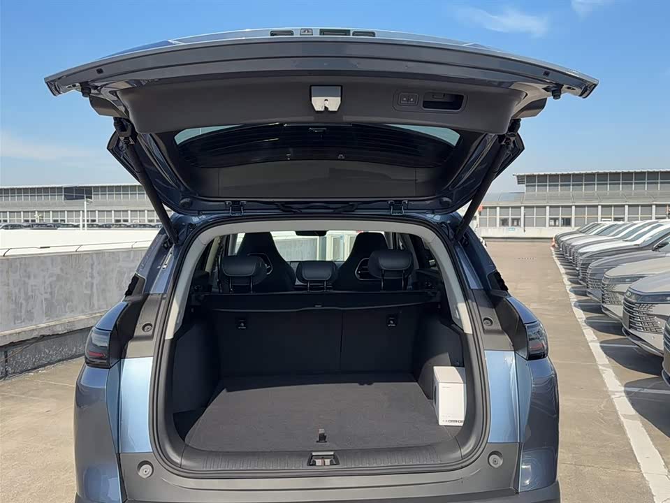 BYD Sea Lion 07 DM-i