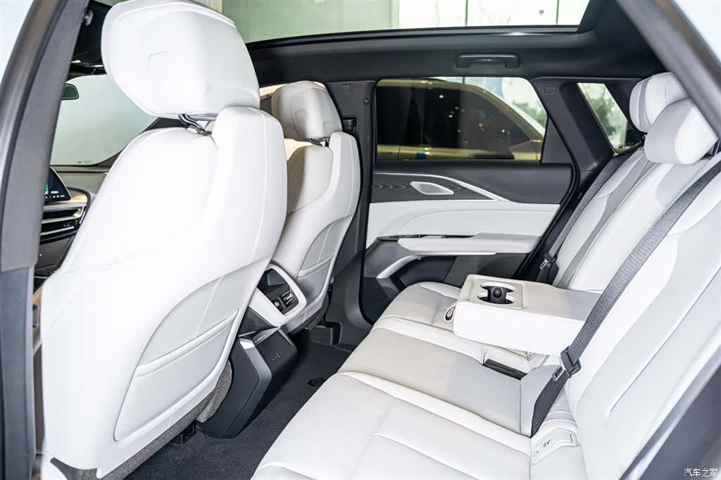 Cadillac IQ, 2025 13