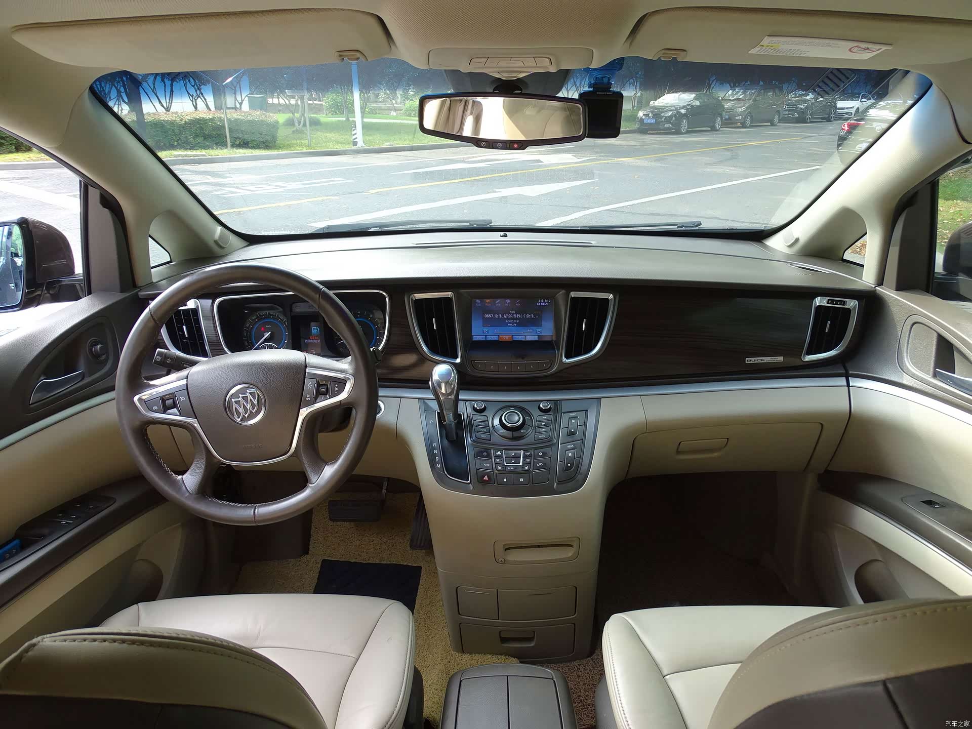 Buick GL8, 2011 27
