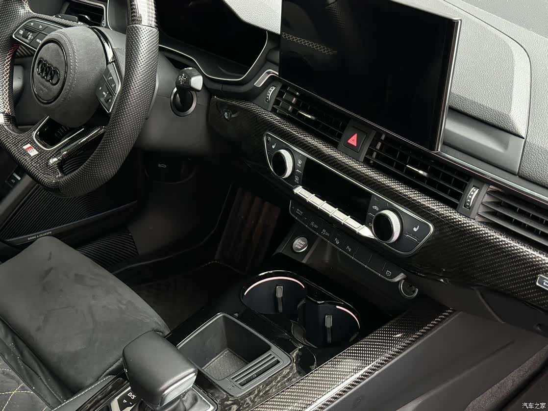 Audi A4L, 2022 9