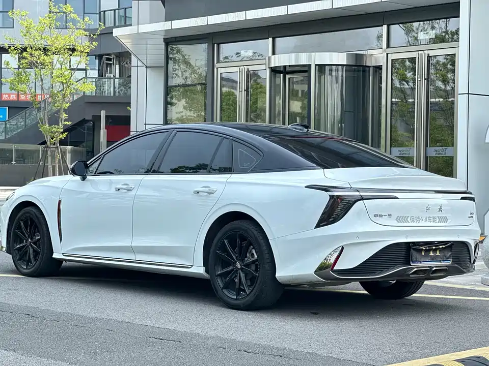 Hongqi H6