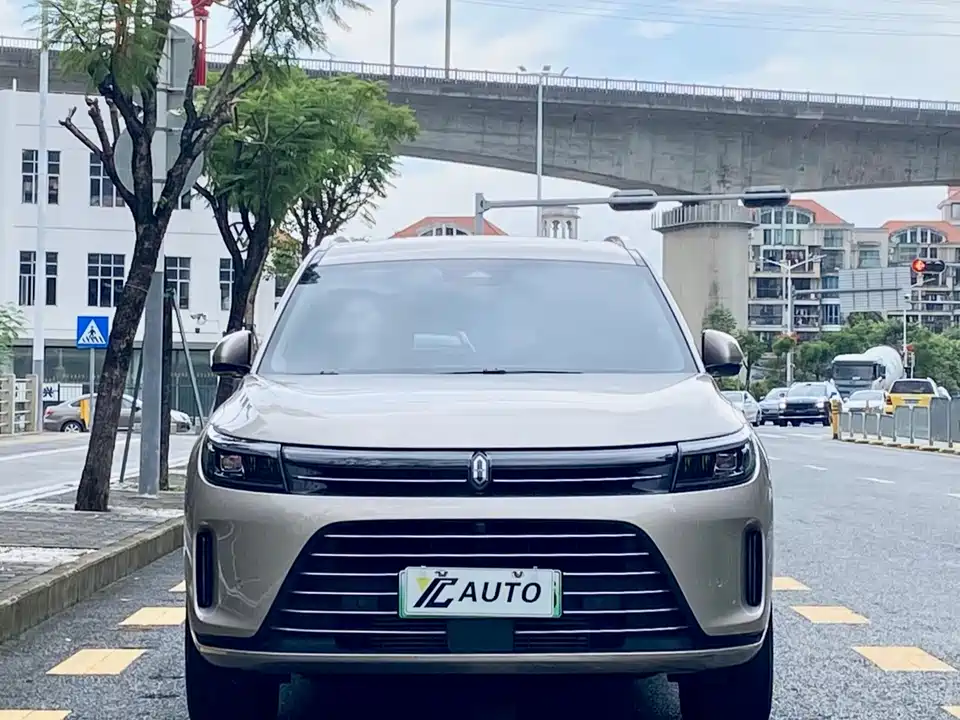 AITO Ask the world M7