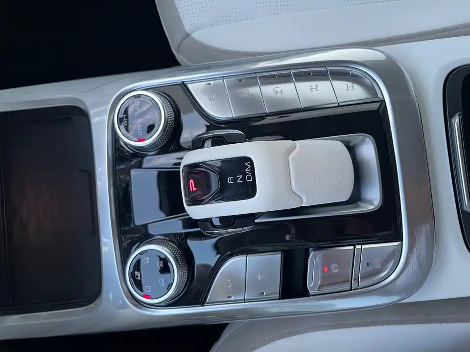 CrossBoundary Co-creation tank 300