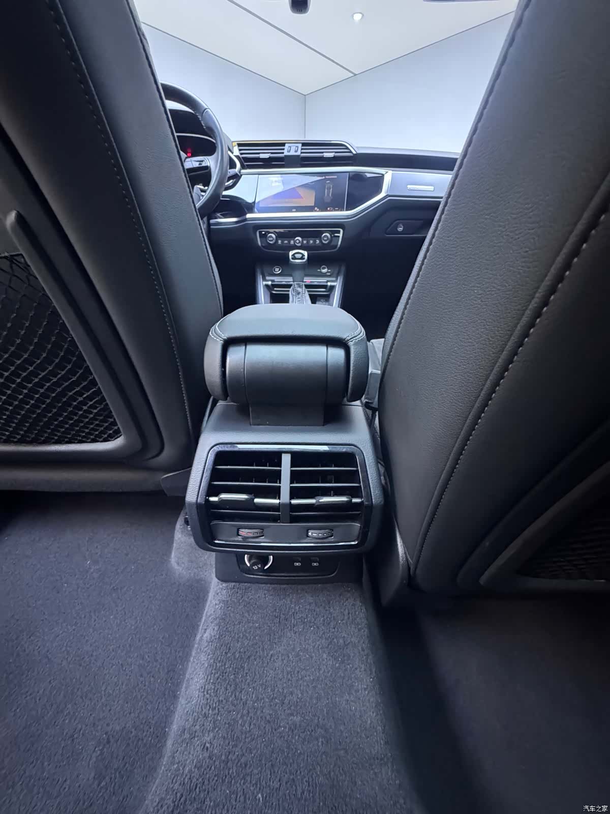 Audi Q3, 2022 12