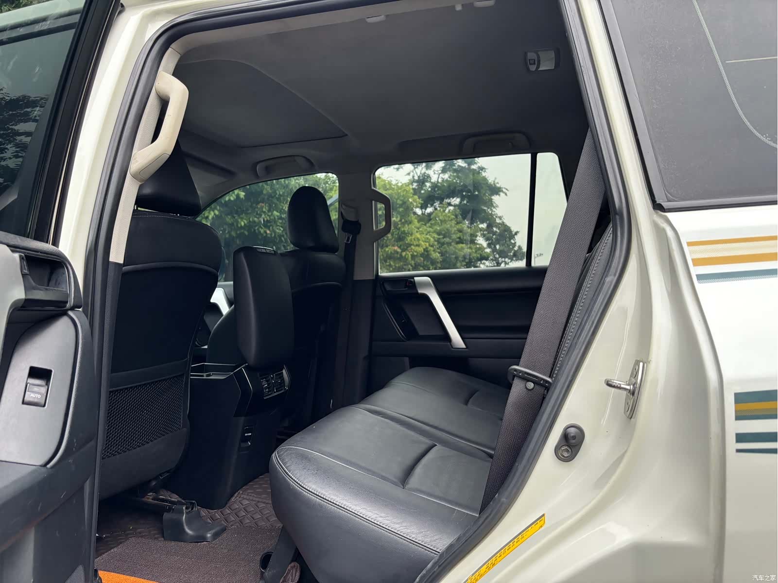 Toyota Prado, 2015 10