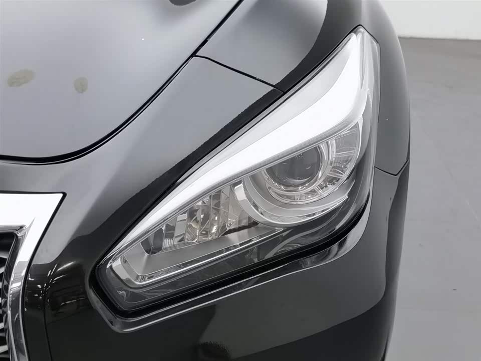 Infiniti Q70 Infiniti Q70
