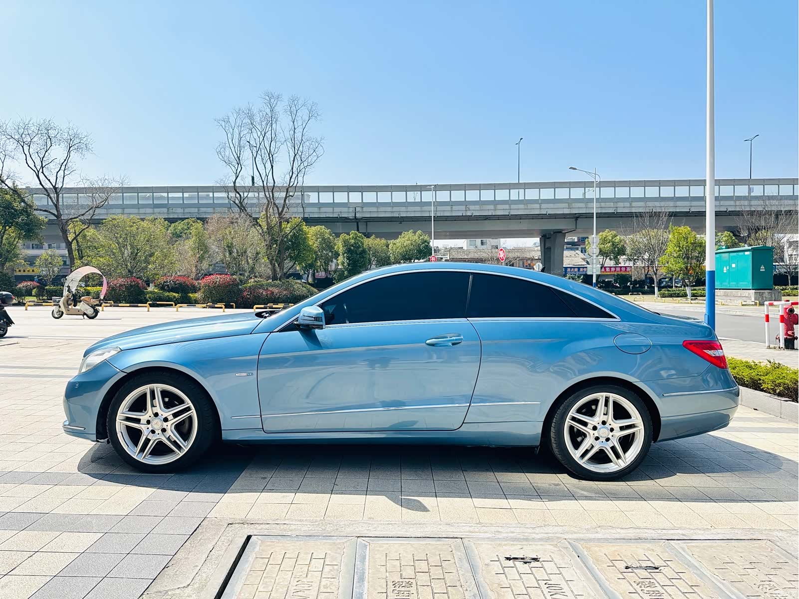 Mercedes-Benz E-Class, 2011 3