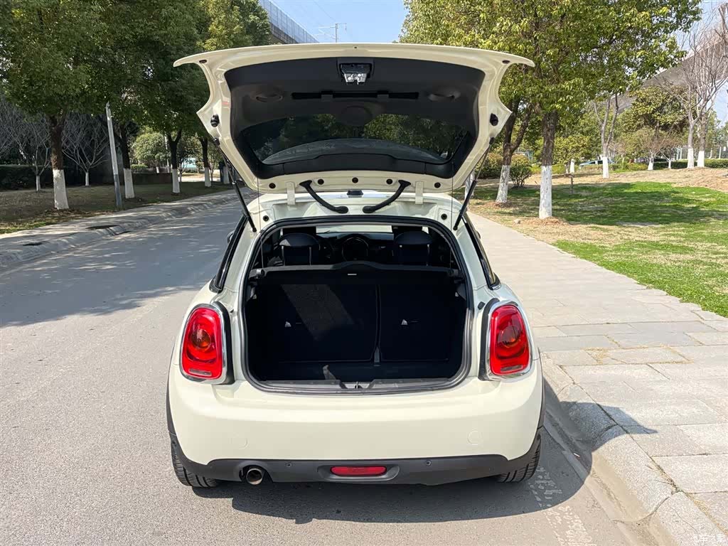 Mini ONE, 2019 9