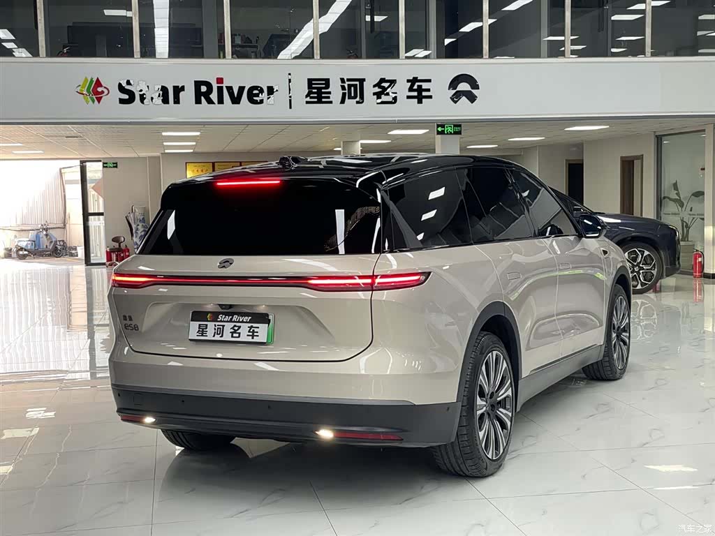 NIO ES8, 2023 7