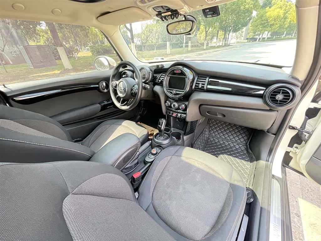 Mini ONE, 2019 21