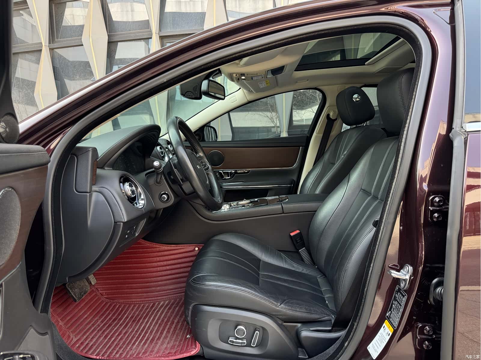 Jaguar XJ, 2018 все фото