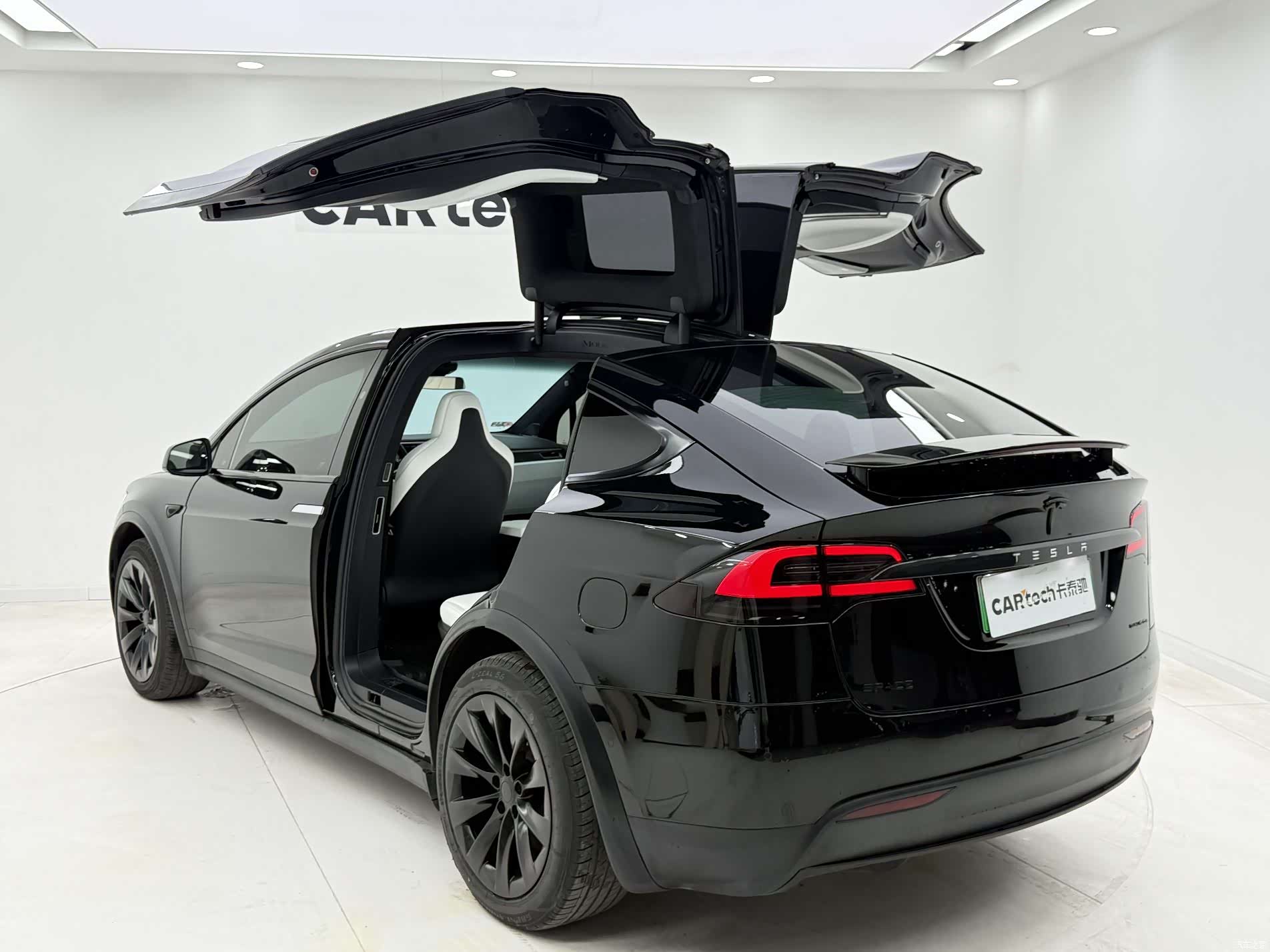 Tesla Model X, 2018 9