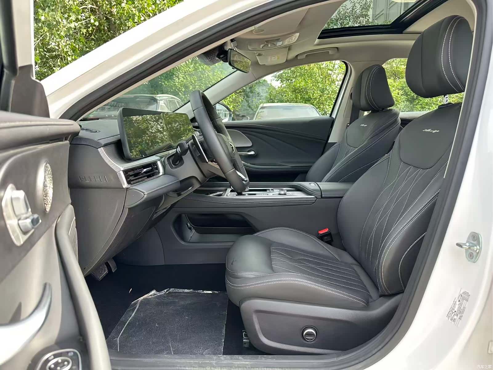 Chery Arrizo 8, 2025 7