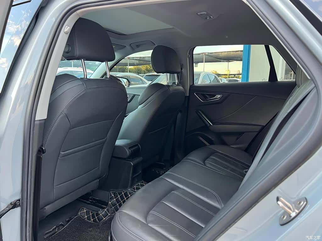 Audi Q2L, 2022 12