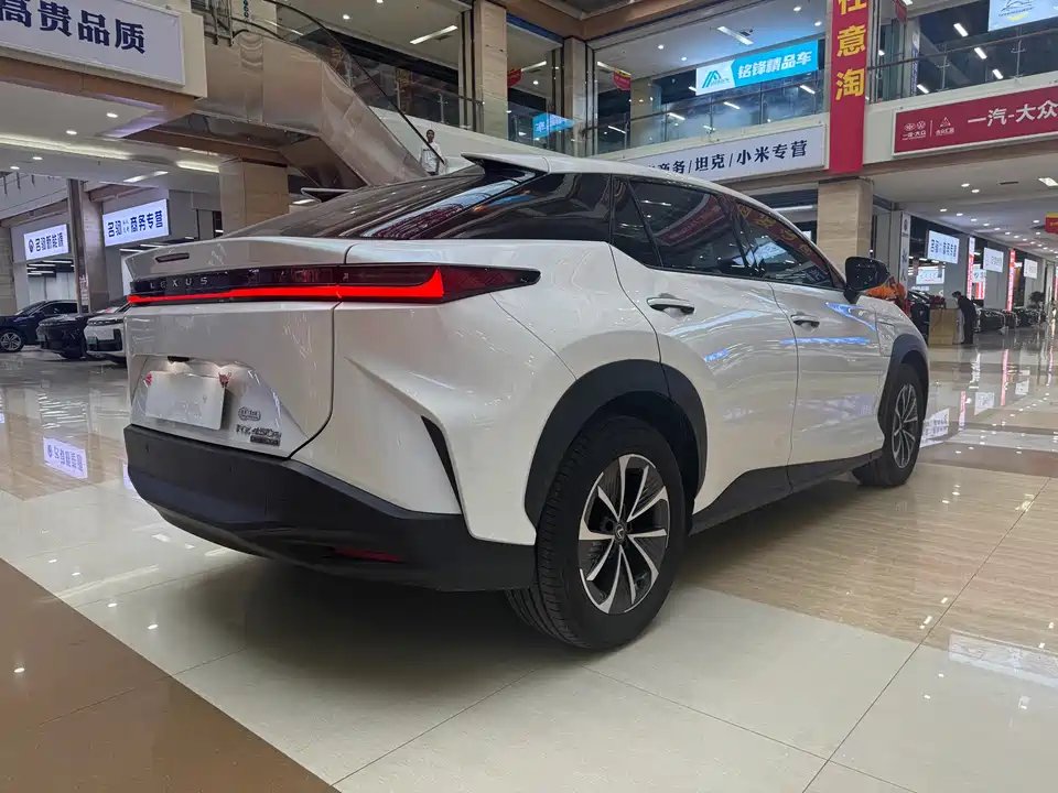 Lexus RZ