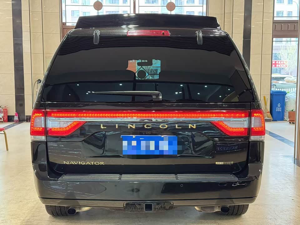 Lincoln Navigator