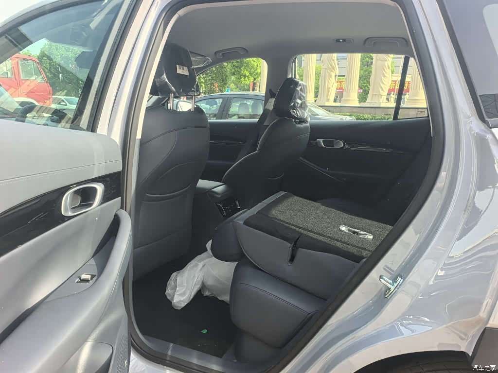 Geely Galaxy E5, 2025 8