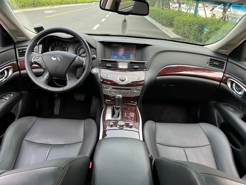 Infiniti Q70 Infiniti Q70