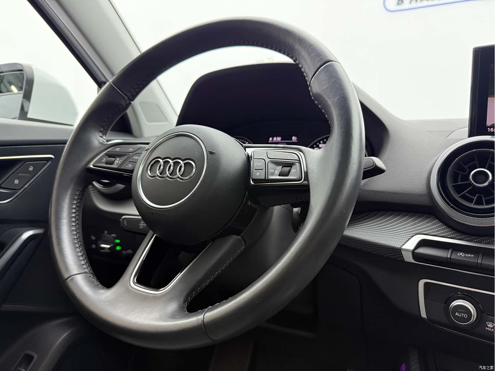 Audi Q2L, 2021 12