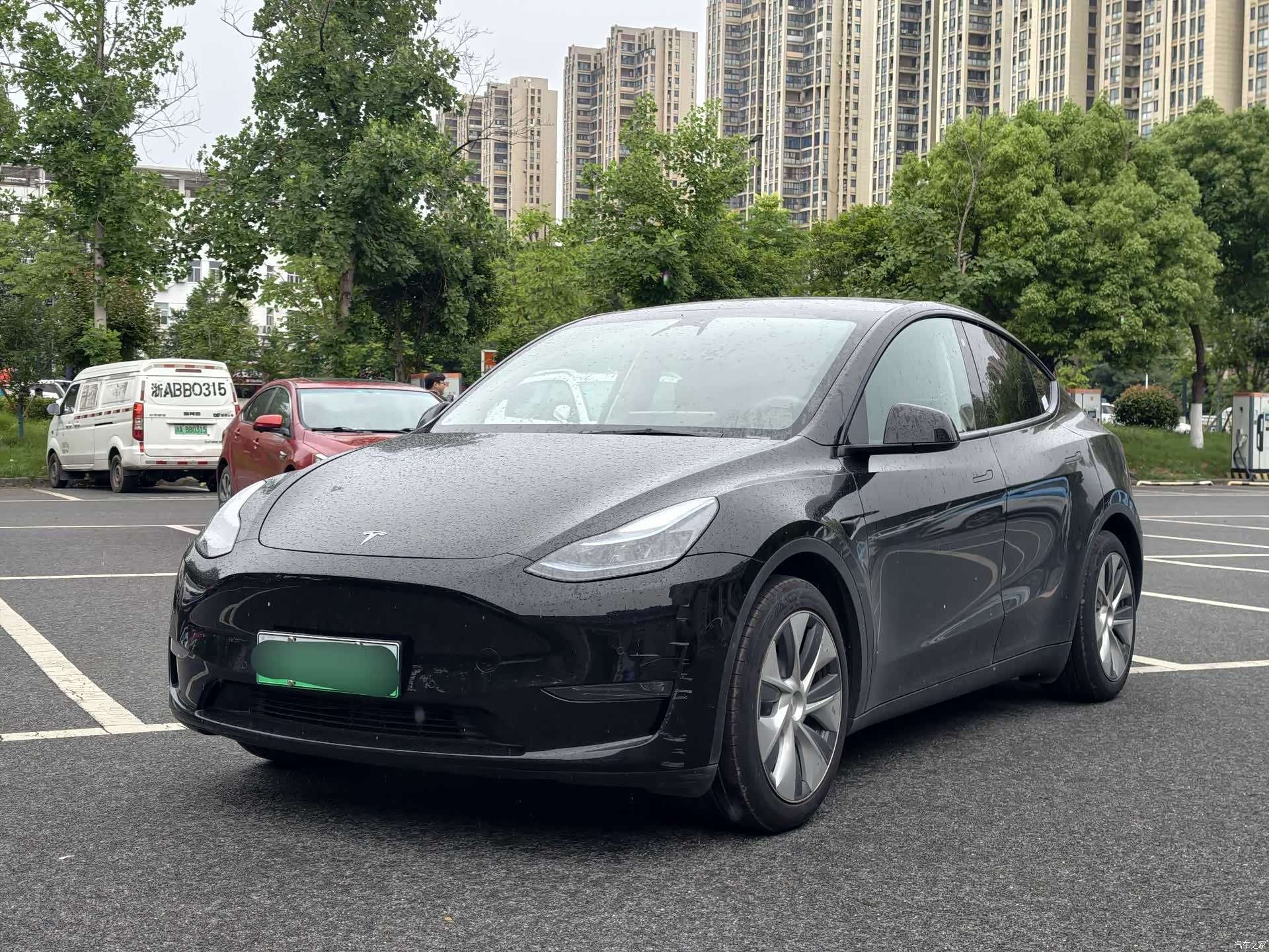 Tesla Model Y, 2023 1