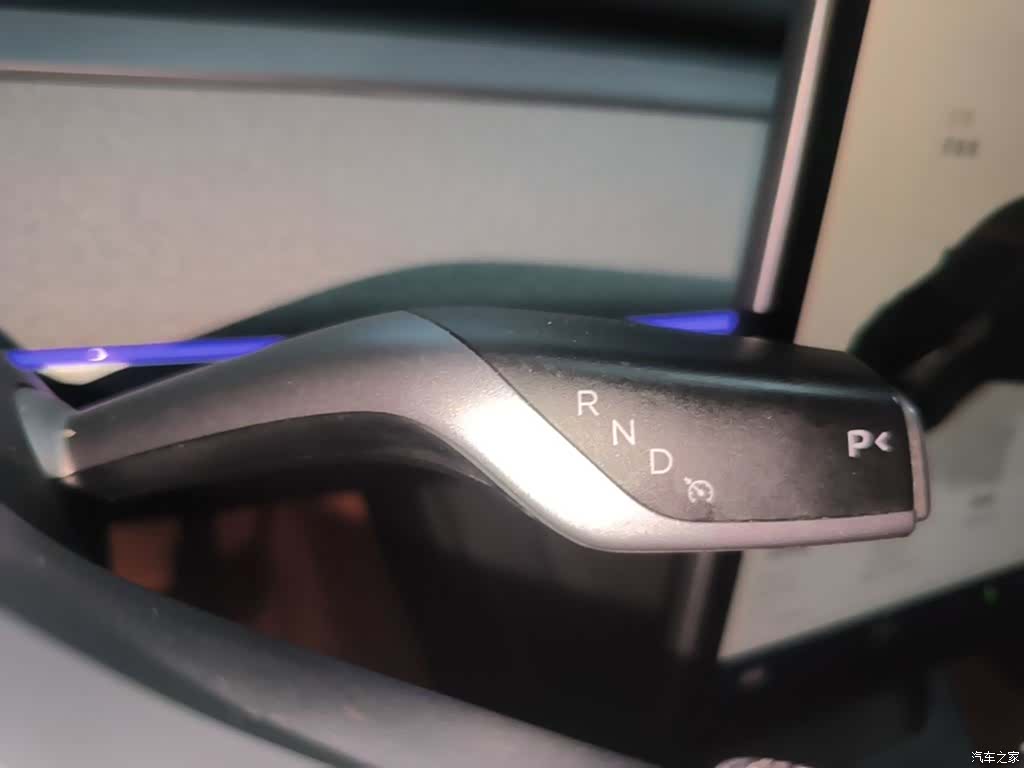 Tesla Model Y, 2024 14