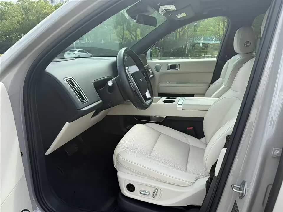 Li Auto Ideal L6