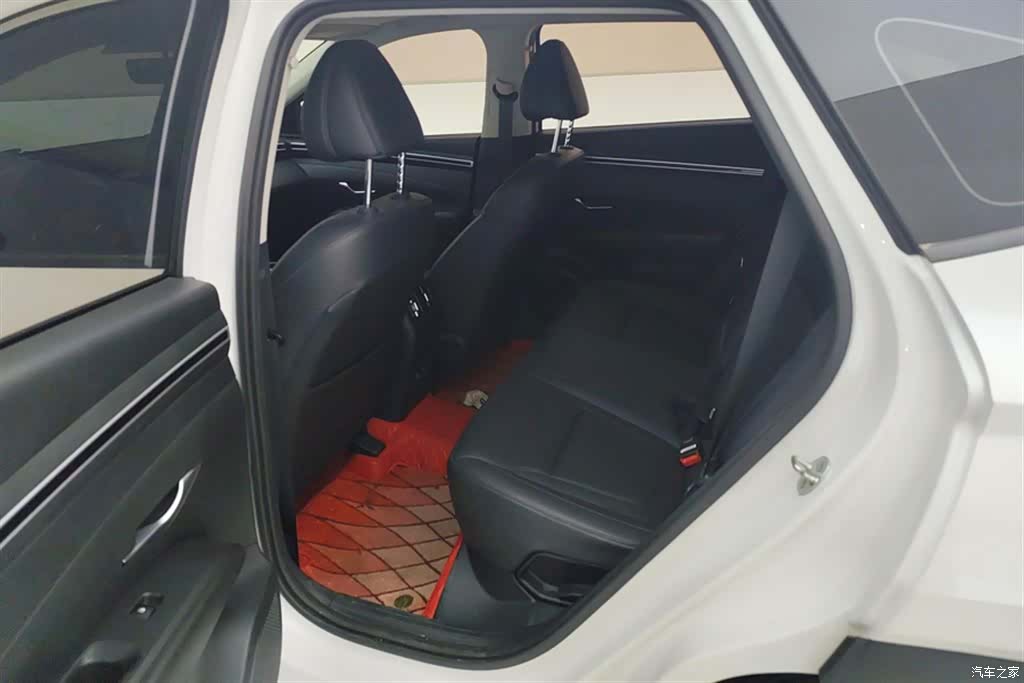 Hyundai Tucson L, 2024 11