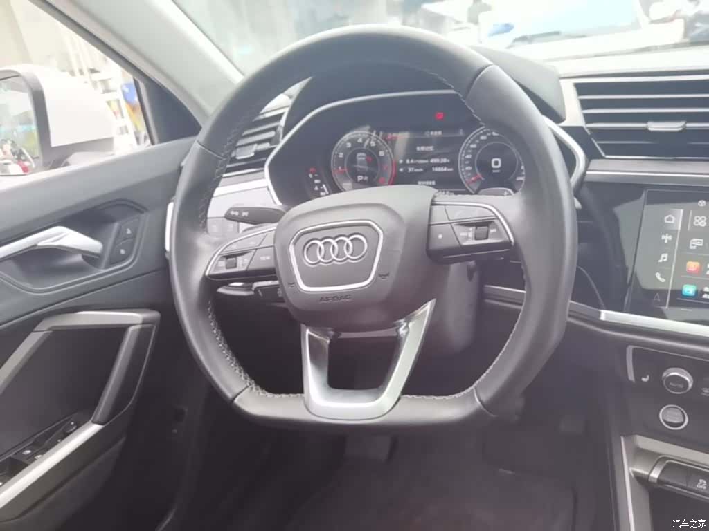 Audi Q3, 2023 11