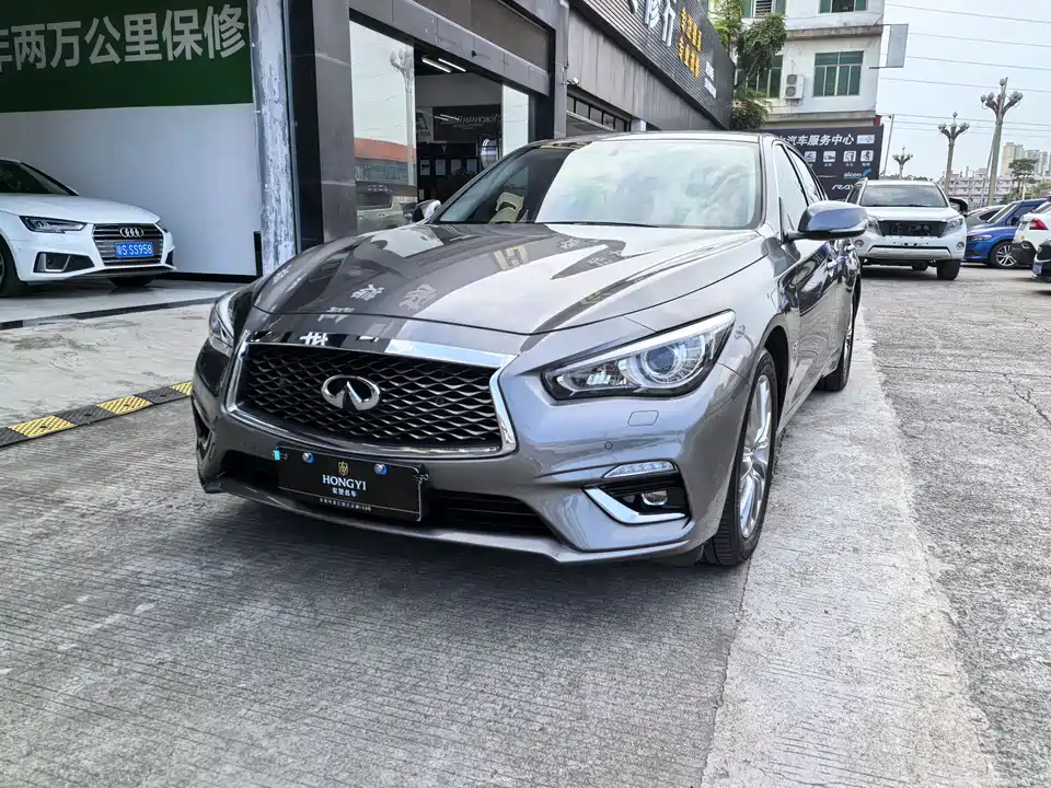 Infiniti Q50L