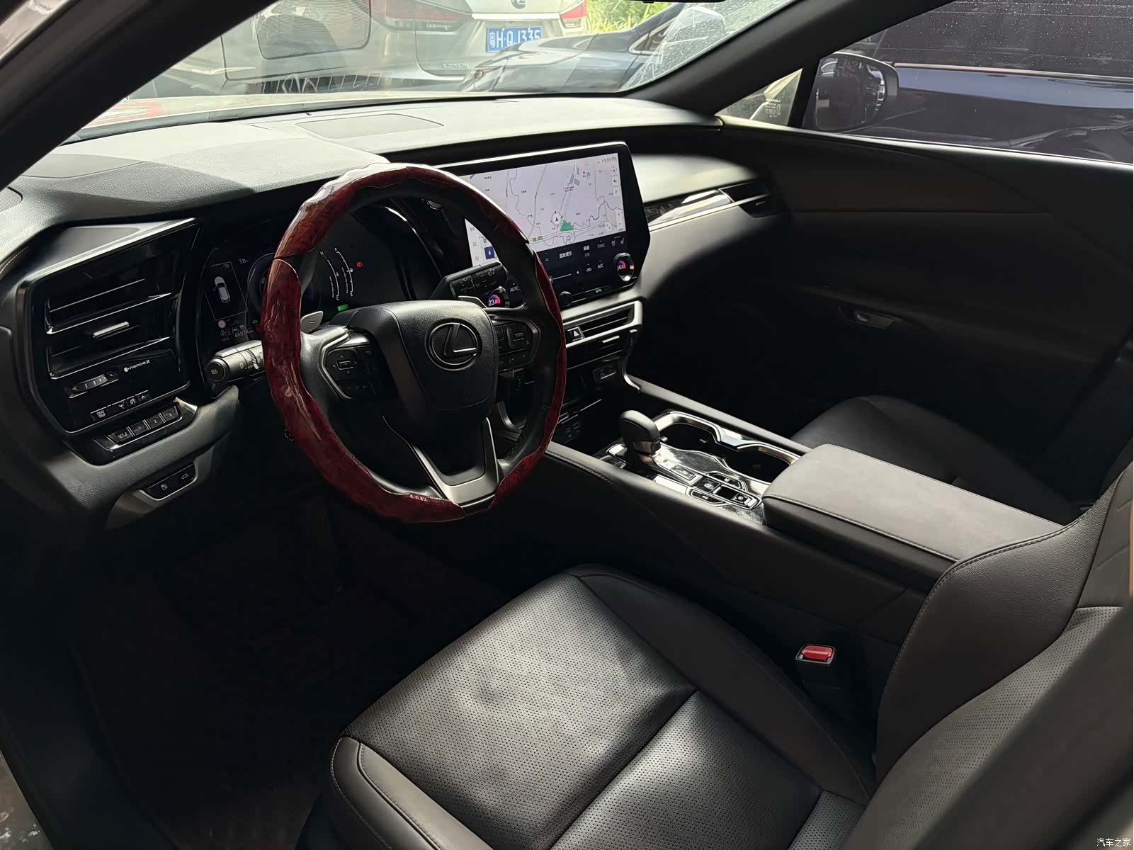 Lexus RX, 2023 4
