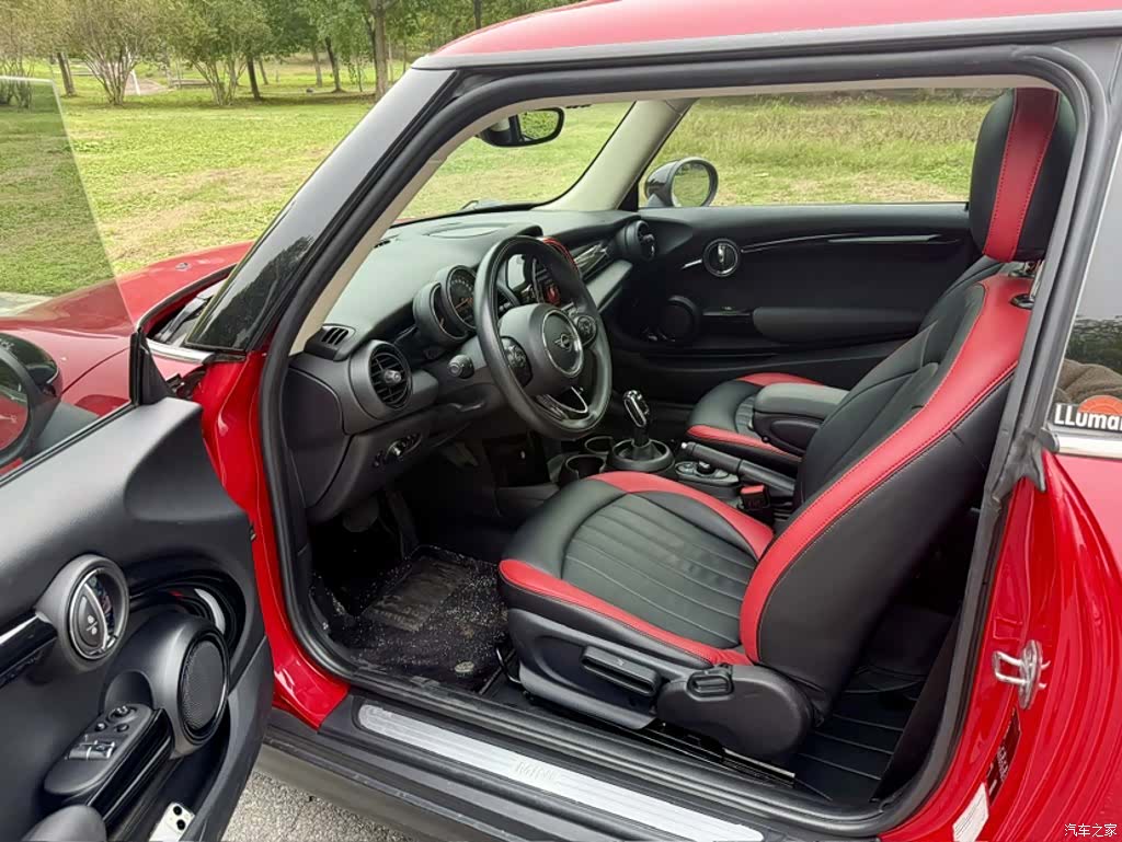Mini ONE, 2019 14