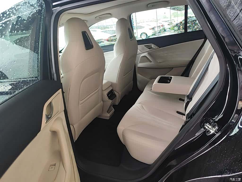 Roewe D5X, 2025 17