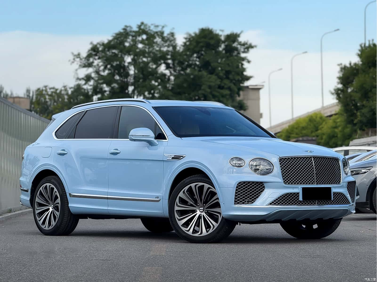 Bentley Bentayga, 2021 3