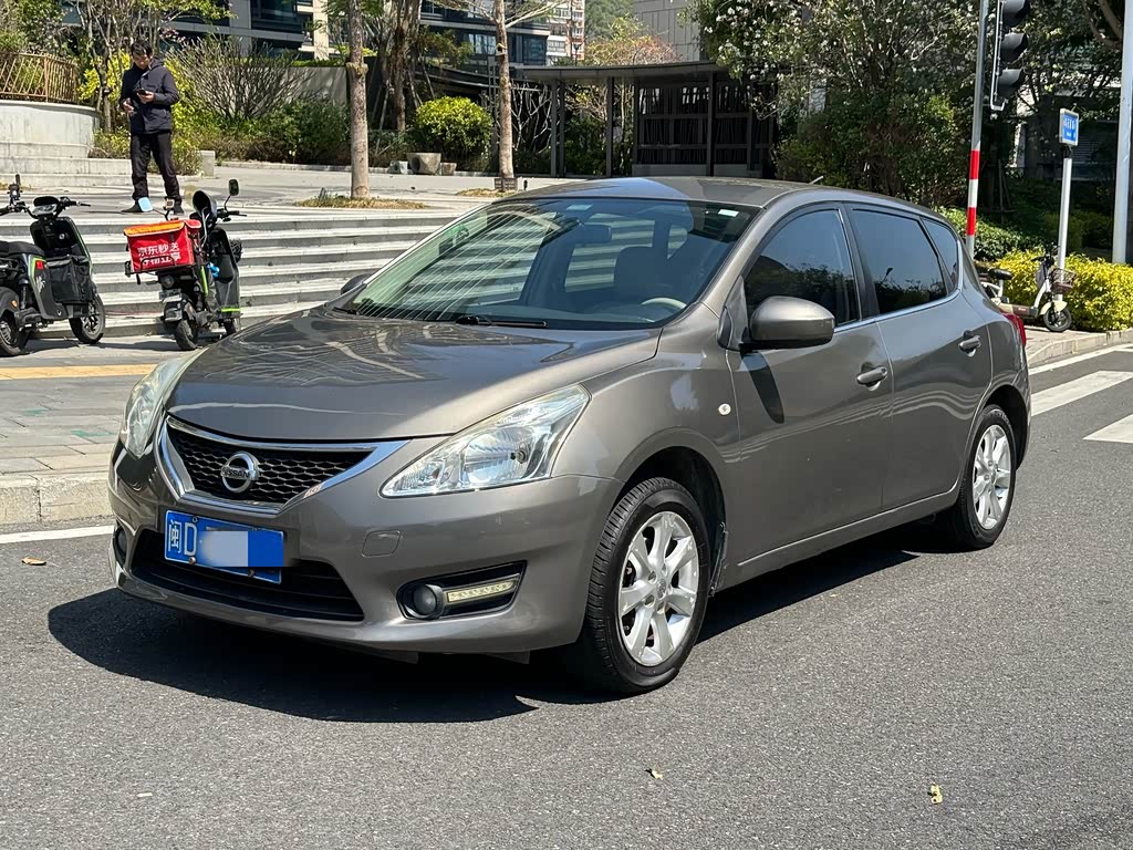 Nissan TIIDA