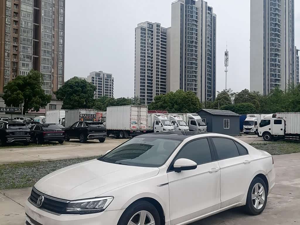 Volkswagen Lamando