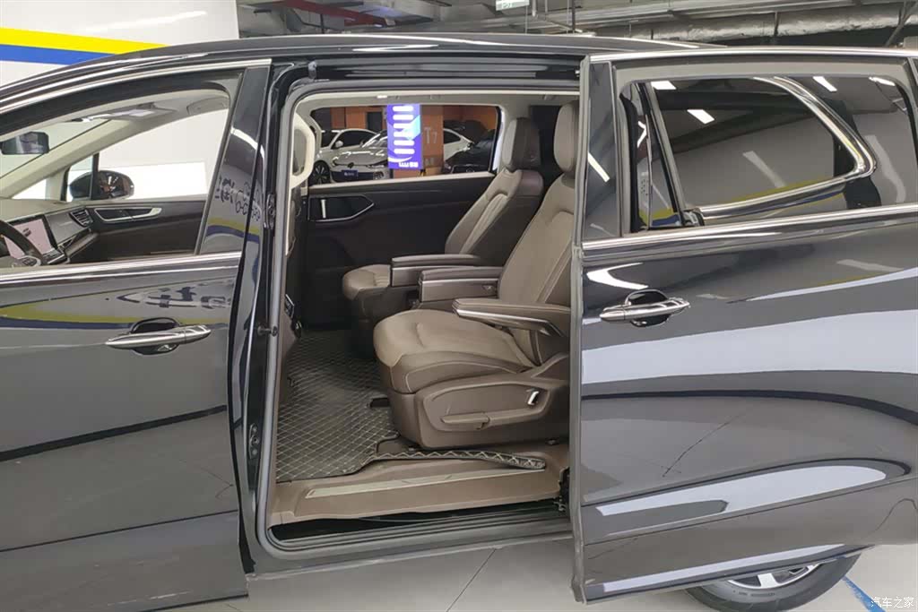 Volkswagen Viloran, 2022 11