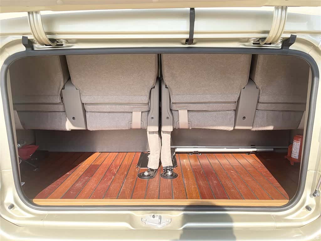 Toyota Coaster, 2018 13