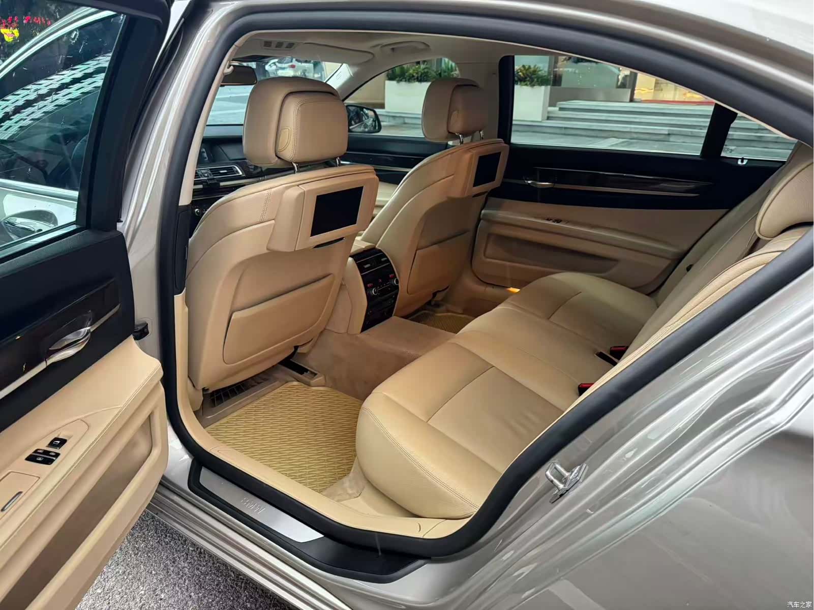 BMW 7 Series, 2011 20