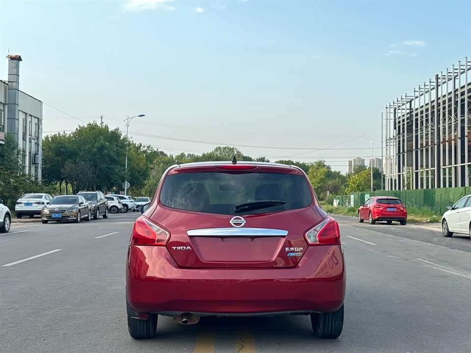 Nissan TIIDA