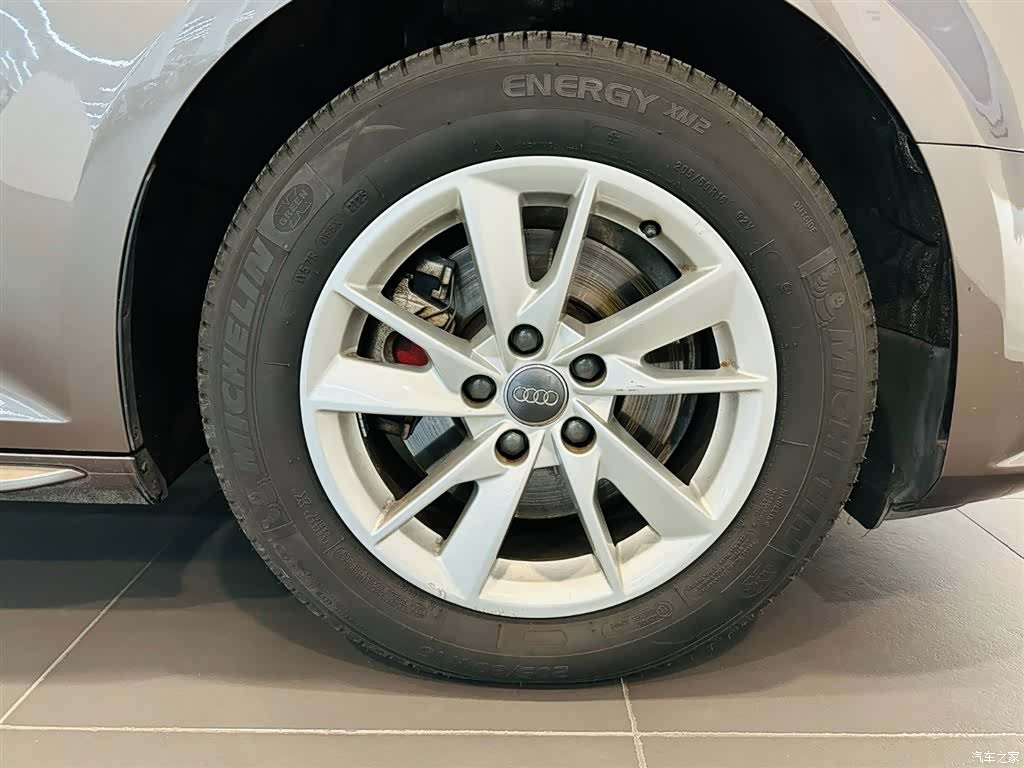 Audi A4L, 2017 15