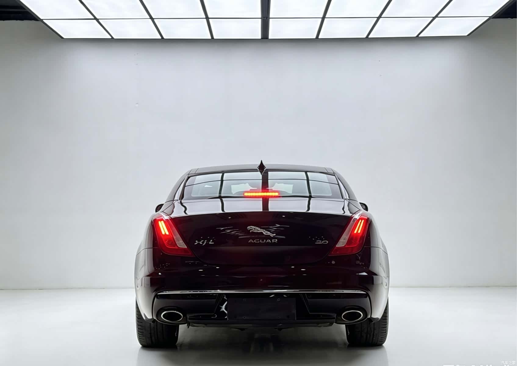 Jaguar XJ, 2019 все фото