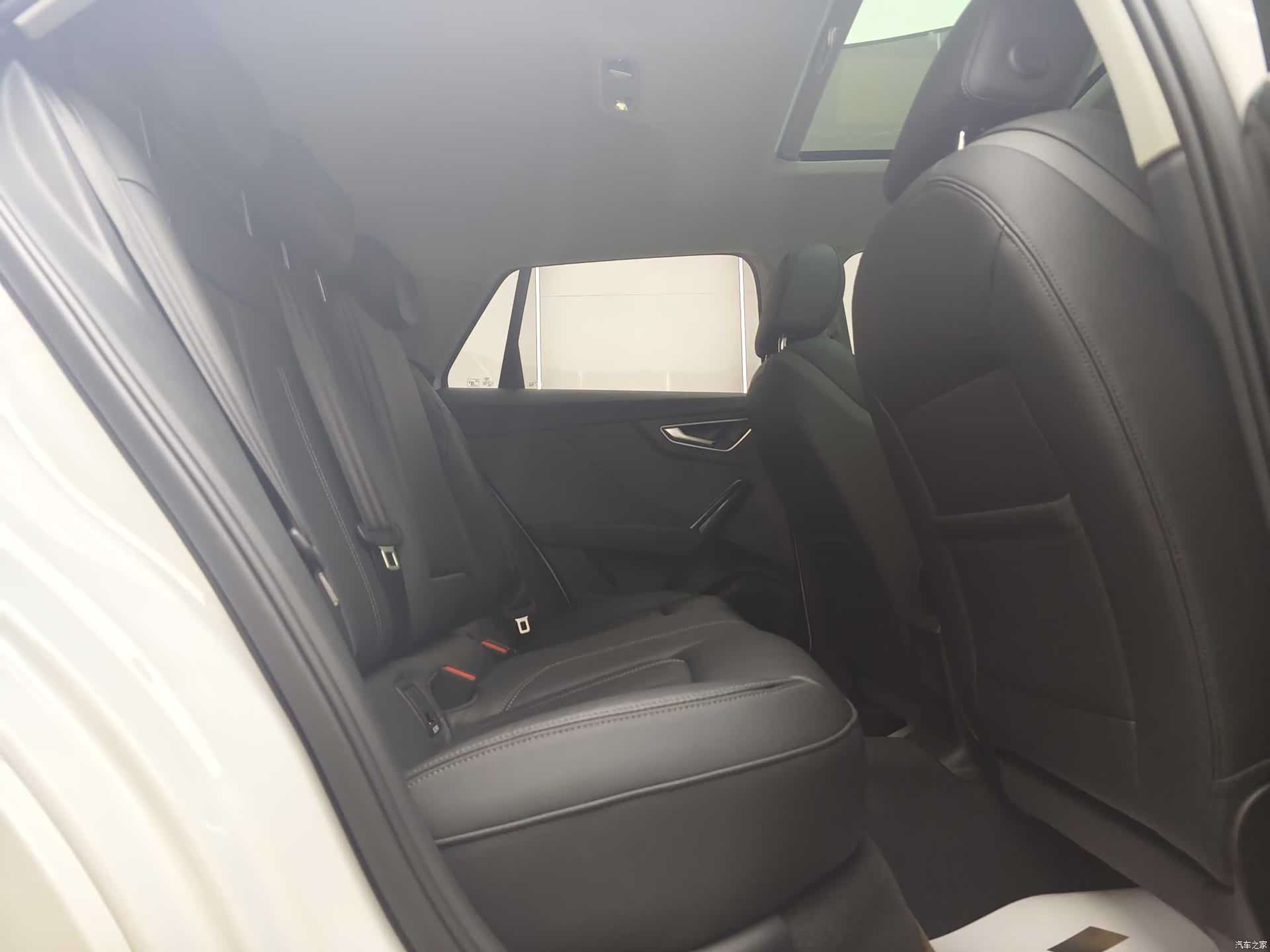 Audi Q2L, 2024 17