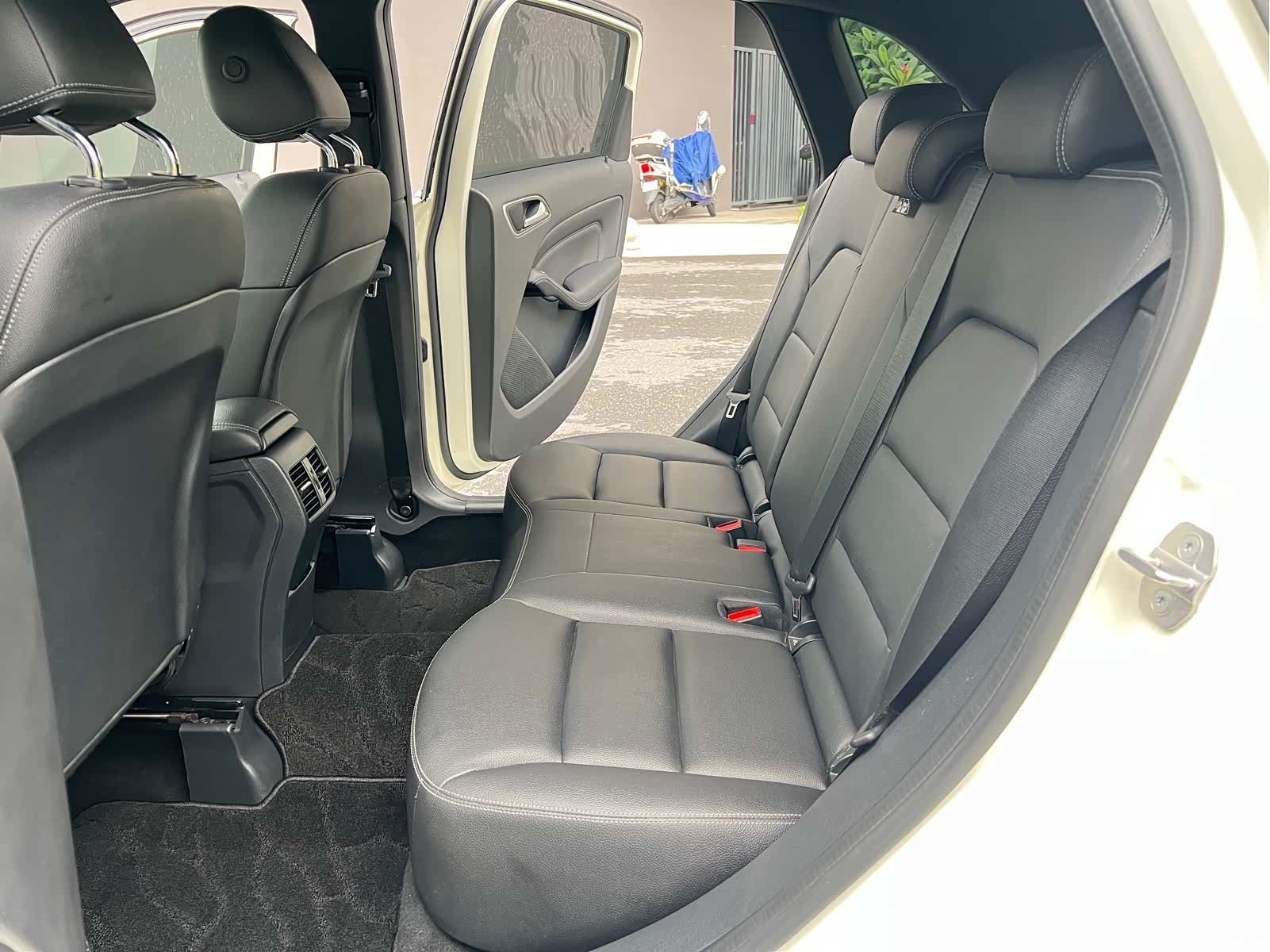 Mercedes-Benz B-Class, 2018 15
