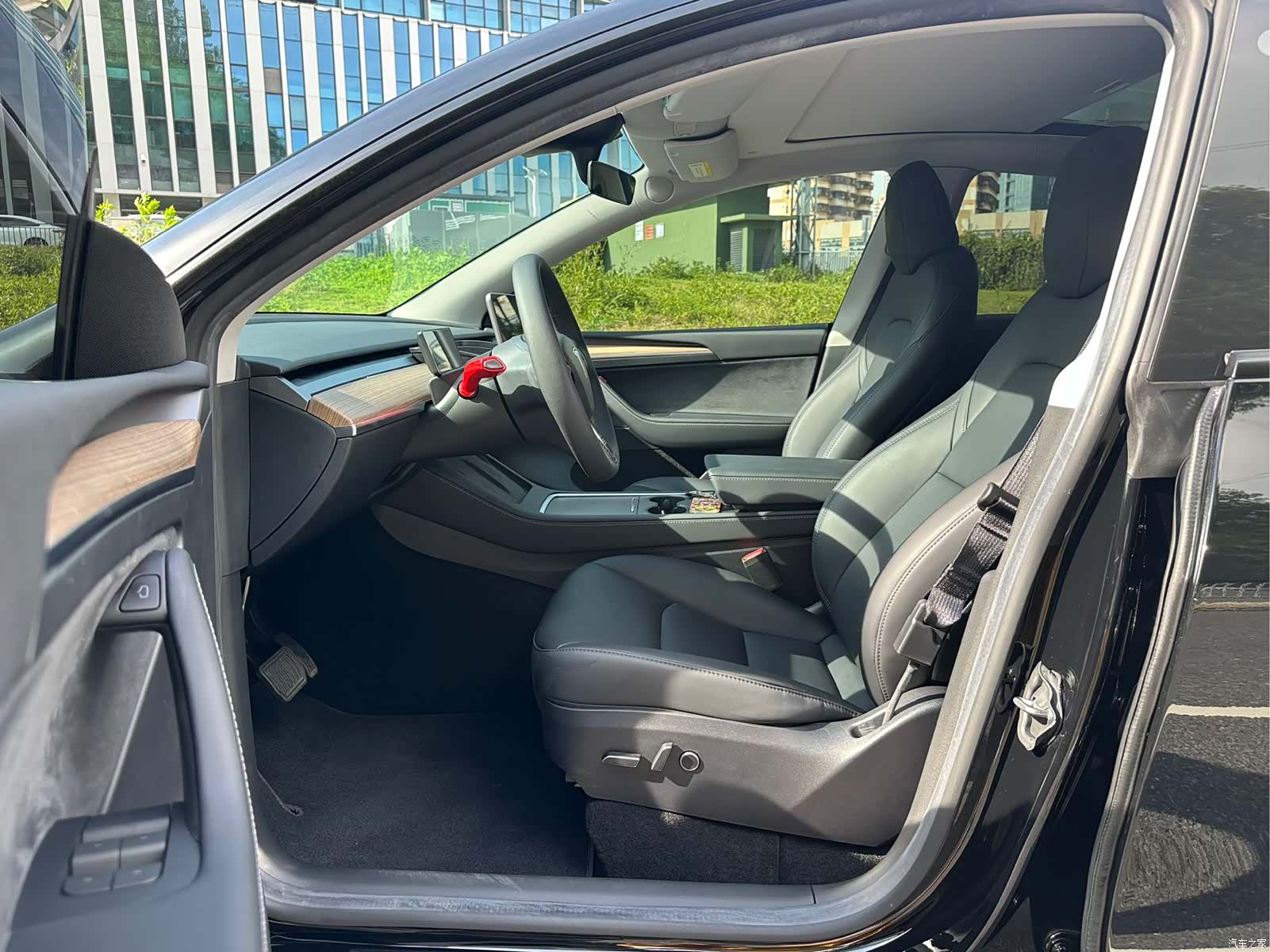 Tesla Model Y, 2023 6