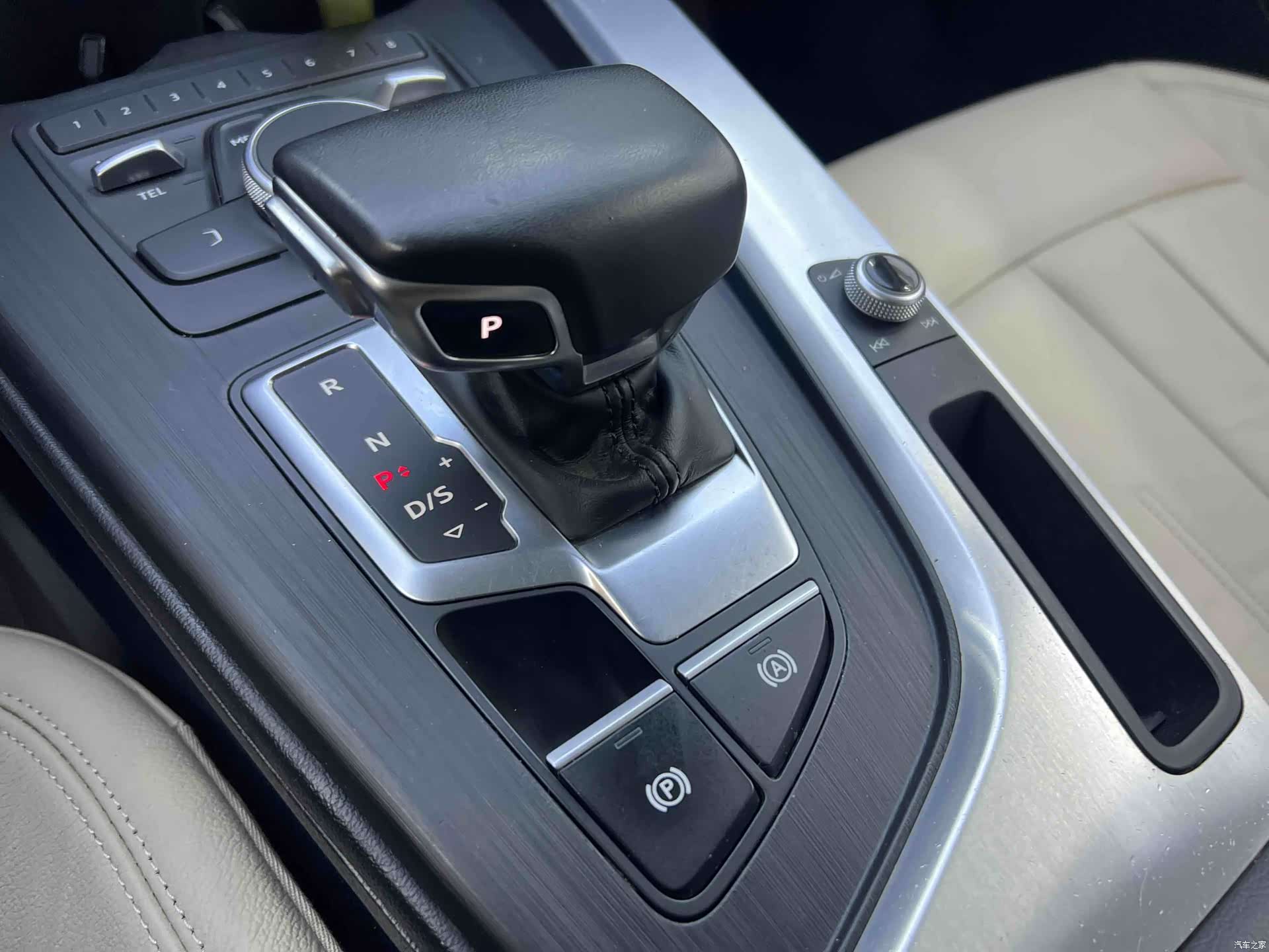 Audi A4L, 2018 6