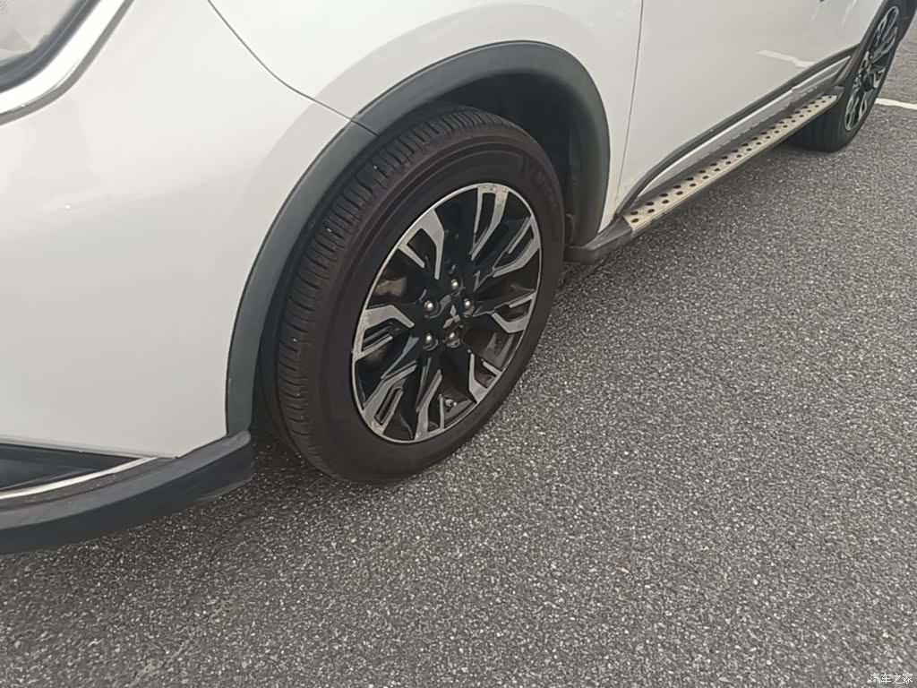 Mitsubishi Outlander, 2019 23
