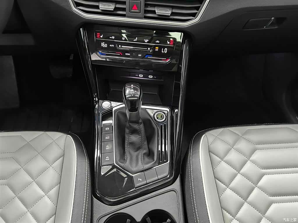 Volkswagen Tayron, 2023 все фото