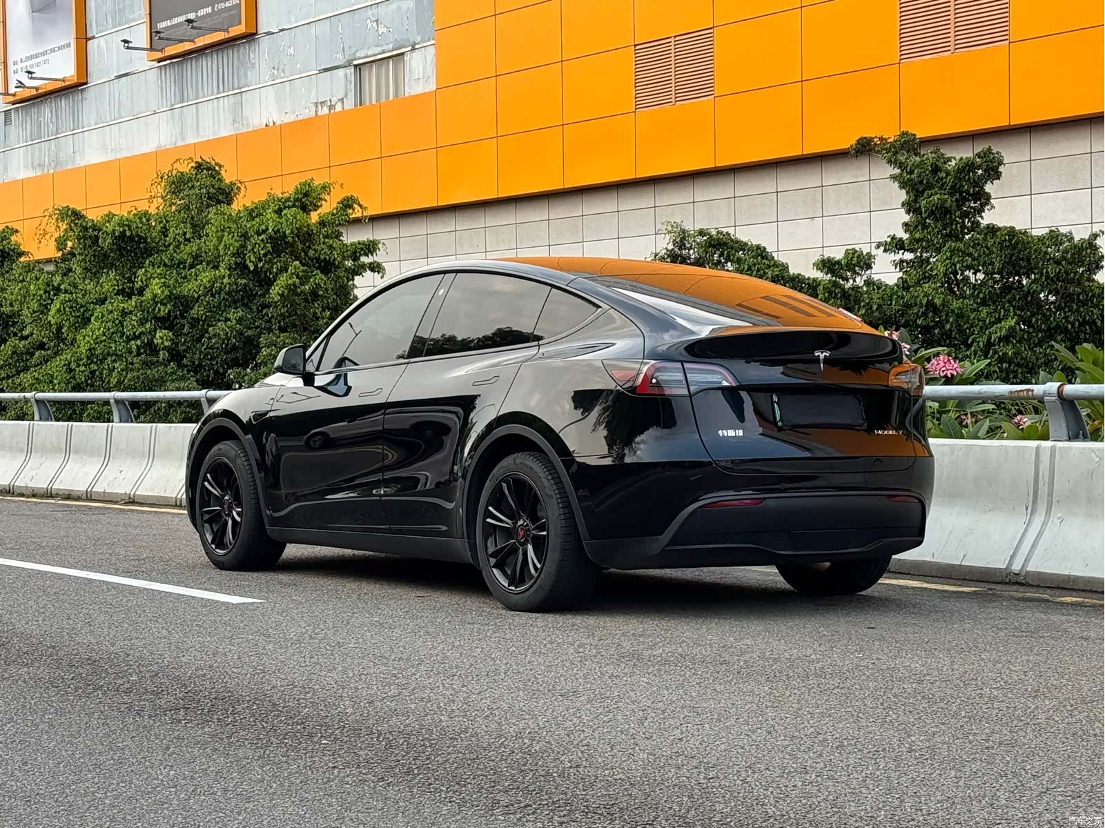 Tesla Model Y, 2023 3