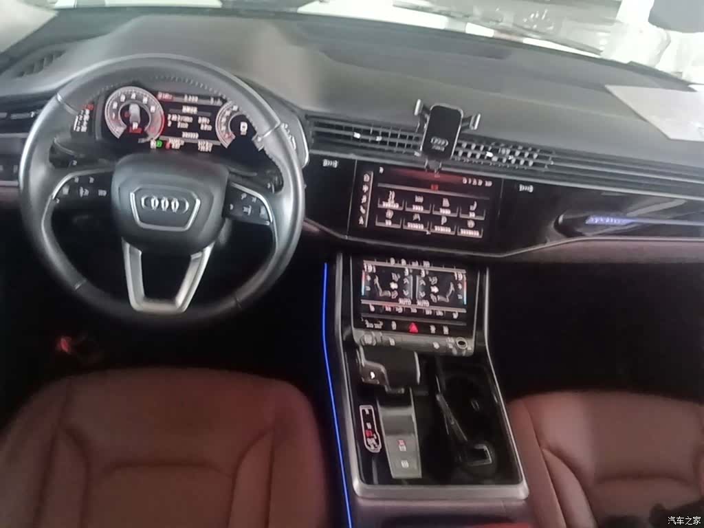 Audi Q7, 2020 10