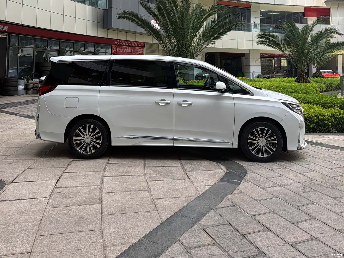 Trumpchi M8, 2023 2